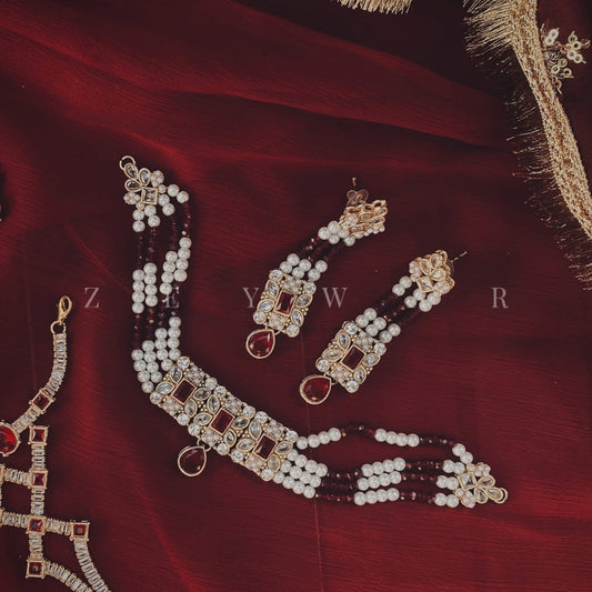 Classic and traditional - Choker Set