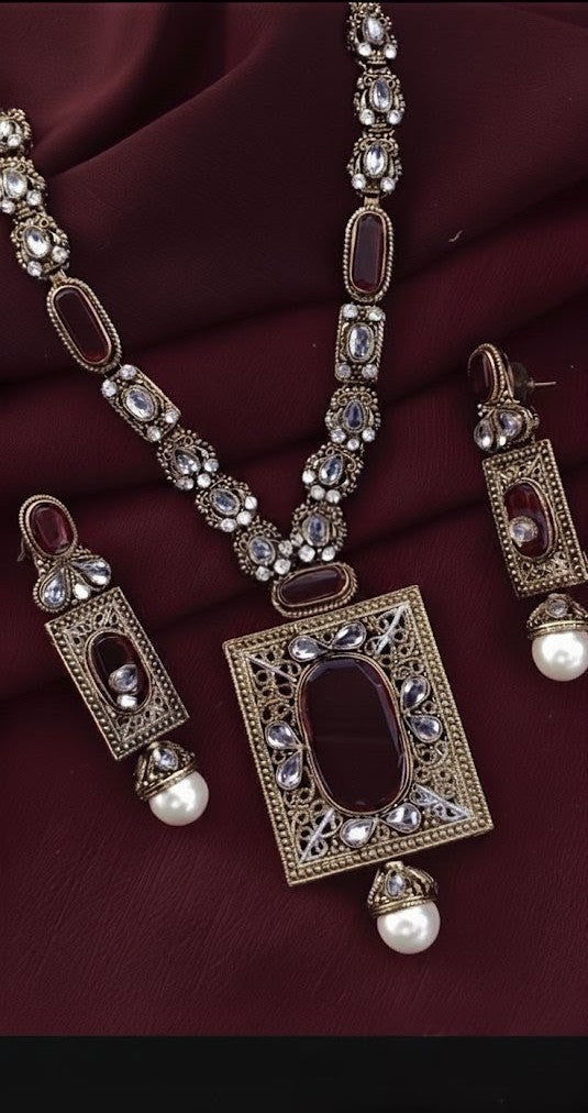 Exotic refinement - Egyptian Pendant Set